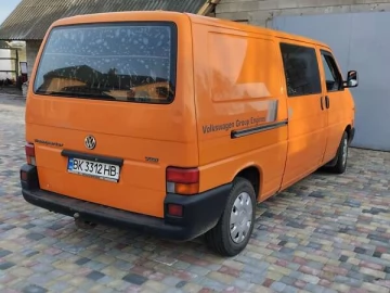 Авто Volkswagen Transporter 2000 № 7324034