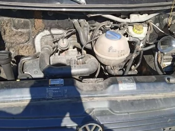 Авто Volkswagen Transporter 2000 № 7324919