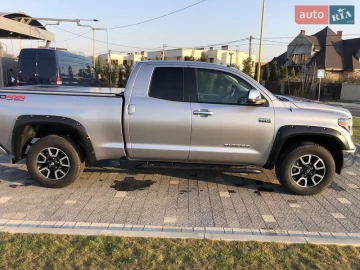 Авто Toyota Tundra 2018 № 7325478