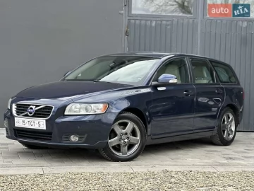 Авто Volvo V50 2012 № 7332116