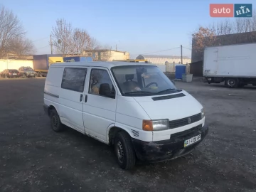 Авто Volkswagen Transporter 2000 № 7332815