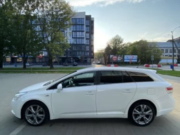 Авто Toyota Avensis 2010 № 7333419