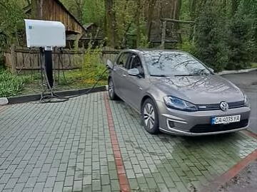 Авто Volkswagen E-Golf 2015 № 7334548