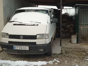 Авто Volkswagen Transporter 2000 № 7336525