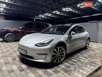 Авто Tesla Model 3 2018 № 7337118
