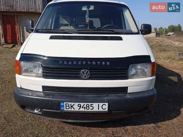 Авто Volkswagen Transporter 2000 № 7337415