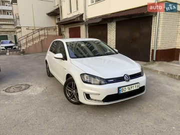 Авто Volkswagen E-Golf 2015 № 7345502