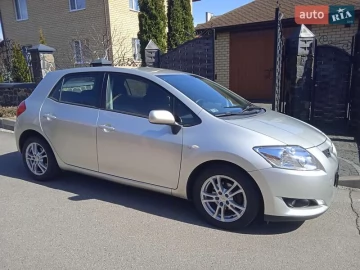 Авто Toyota Auris 2009 № 7346161