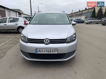 Авто Volkswagen Touran 2011 № 7346225