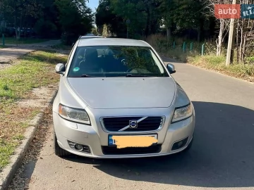 Авто Volvo V50 2009 № 7351187