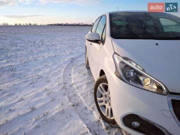 Авто Peugeot 208 2018 № 7352376
