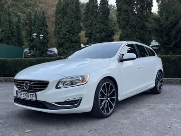 Авто Volvo V60 2016 № 7352506