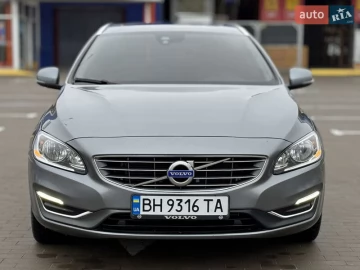 Авто Volvo V60 2016 № 7352684