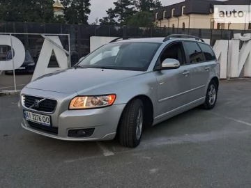 Авто Volvo V50 2010 № 7353469