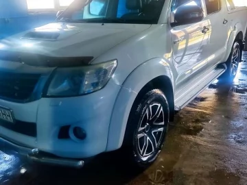 Авто Toyota Hilux 2013 № 7354078