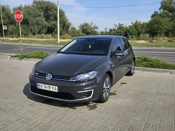 Авто Volkswagen E-Golf 2019 № 7355083