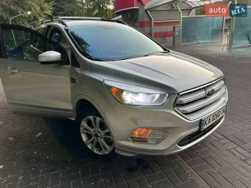 Авто Ford Escape 2018 № 7355107
