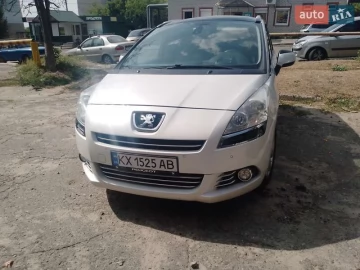 Авто Peugeot 5008 2010 № 7358070
