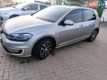 Авто Volkswagen E-Golf 2017 № 7358147