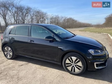 Авто Volkswagen E-Golf 2016 № 7358863