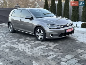 Авто Volkswagen E-Golf 2015 № 7366179