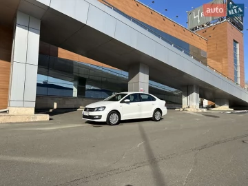 Авто Volkswagen Polo 2017 № 7366382