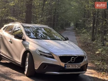 Авто Volvo V40 2017 № 7367992