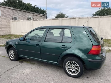 Авто Volkswagen Golf 1999 № 7368436