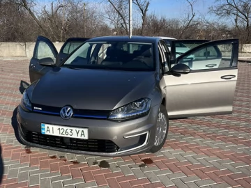 Авто Volkswagen E-Golf 2015 № 7371067