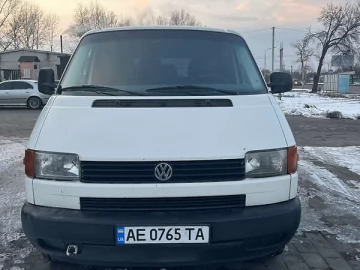 Авто Volkswagen Transporter 2000 № 7372930