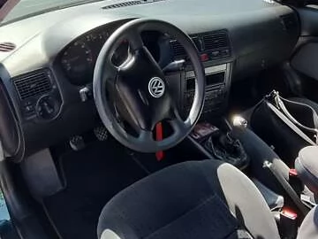 Авто Volkswagen Golf 2000 № 7375003