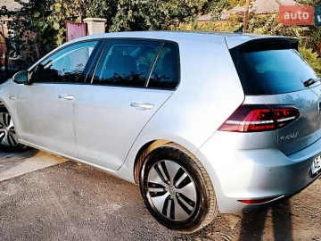 Авто Volkswagen E-Golf 2016 № 7375995