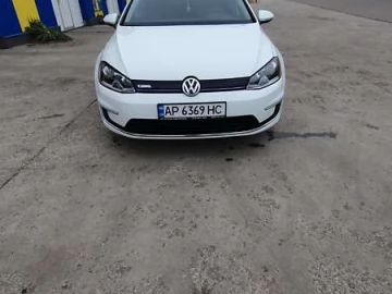 Авто Volkswagen E-Golf 2015 № 7376005