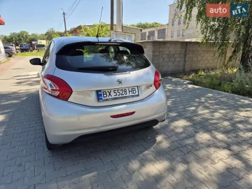 Авто Peugeot 208 2014 № 7379537