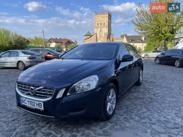 Авто Volvo V60 2012 № 7380715