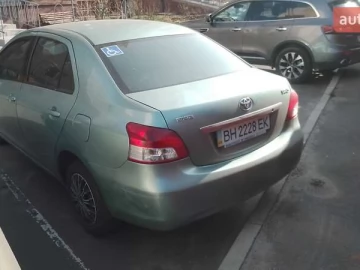Авто Toyota Yaris 2006 № 7381109