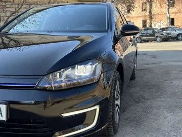 Авто Volkswagen E-Golf 2016 № 7381596