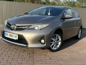 Авто Toyota Auris 2012 № 7385477