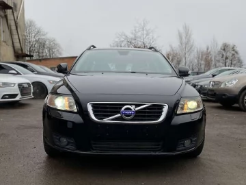 Авто Volvo V50 2010 № 7386174