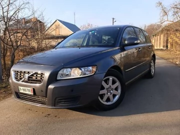 Авто Volvo V50 2010 № 7386188