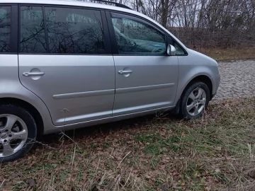 Авто Volkswagen Touran 2004 № 7387447
