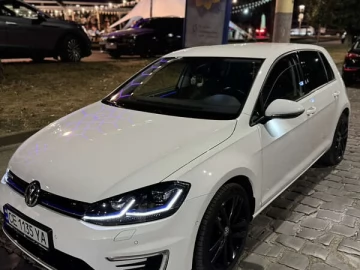 Авто Volkswagen E-Golf 2019 № 7387903