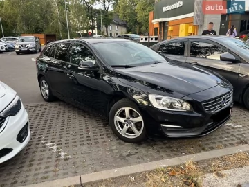 Авто Volvo V60 2014 № 7388883