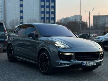 Авто Porsche Cayenne 2016 № 7389235