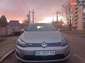 Авто Volkswagen E-Golf 2017 № 7389997