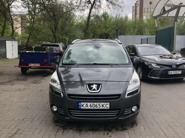 Авто Peugeot 5008 2011 № 7390741
