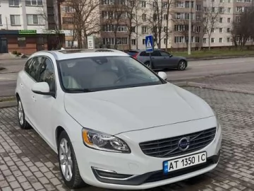 Авто Volvo V60 2016 № 7391169