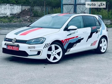 Авто Volkswagen E-Golf 2015 № 7392019