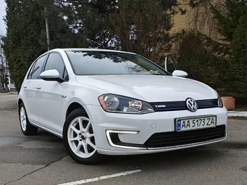 Авто Volkswagen E-Golf 2016 № 7392166