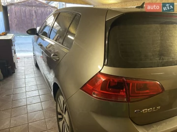 Авто Volkswagen E-Golf 2016 № 7392346